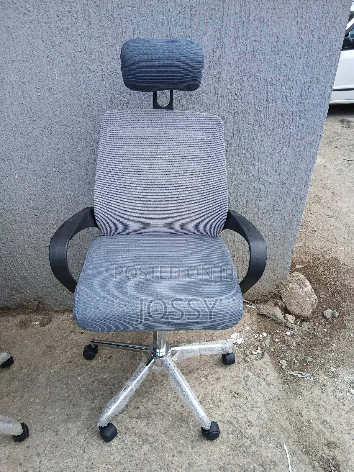 Seckareter Chairs