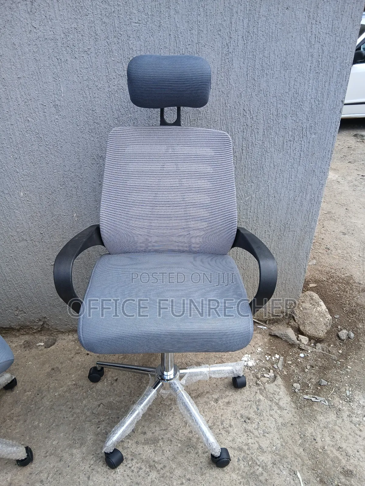 Seckareter Chairs