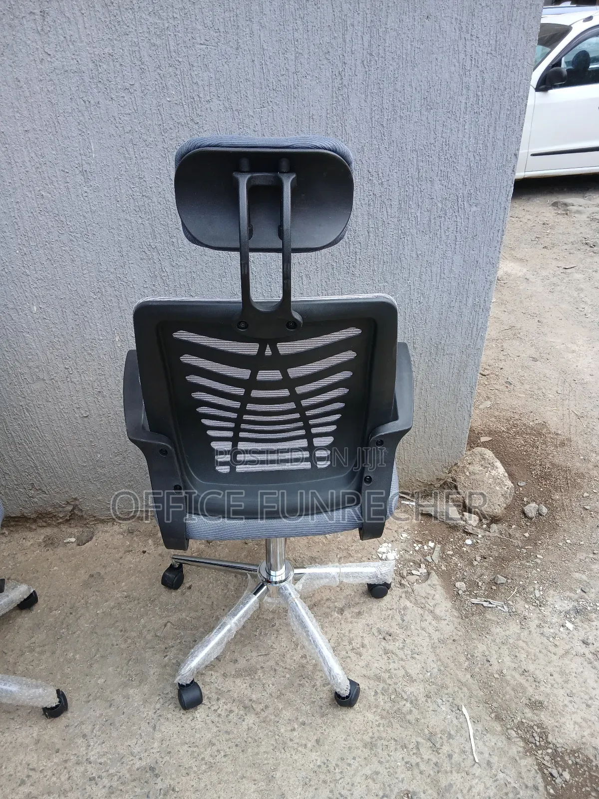 Seckareter Chairs