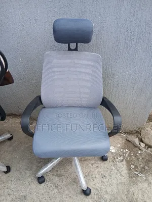 Seckareter Chairs