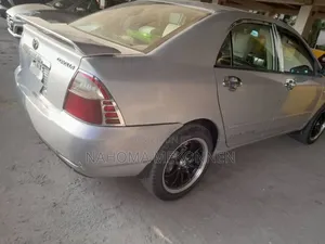 Toyota Corolla 2006 Gold