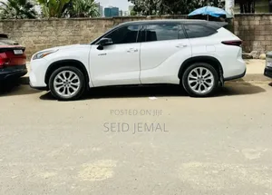 Toyota Highlander Hybrid 2024 White