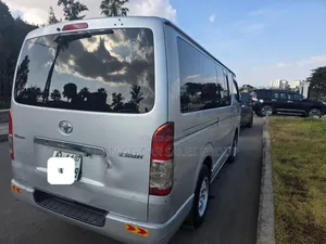 Toyota HiAce 2007 Silver