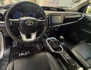 Toyota Hilux 2017 Silver