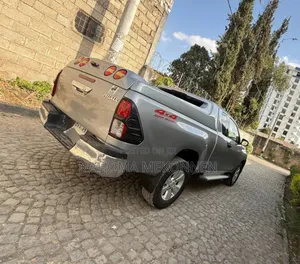 Toyota Hilux 2017 Silver