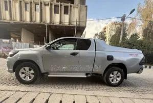 Toyota Hilux 2017 Silver