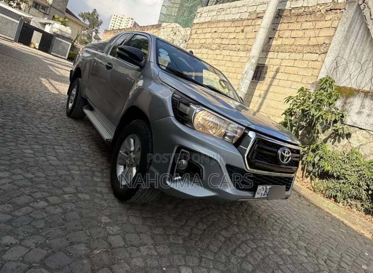 Toyota Hilux 2017 Silver