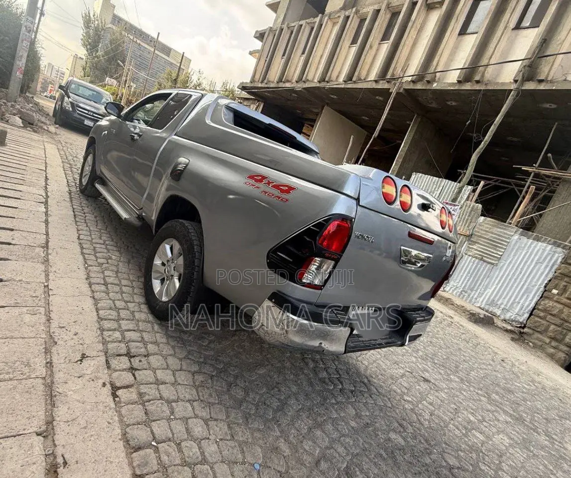 Toyota Hilux 2017 Silver