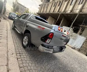 Toyota Hilux 2017 Silver