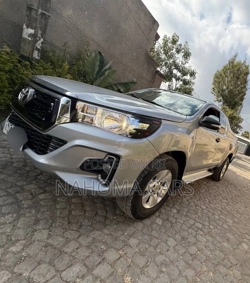 Toyota Hilux 2017 Silver