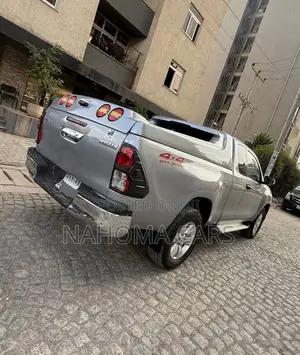 Toyota Hilux 2017 Silver
