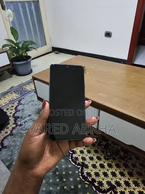 Photo - New Samsung Galaxy S22 5G 128 GB