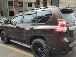 Toyota Land Cruiser Prado 2017 Brown