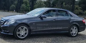 Mercedes-Benz E200 2013 Beige