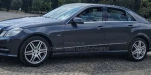 Mercedes-Benz E200 2013 Beige