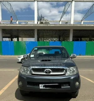 Toyota Hilux 2009 Gray