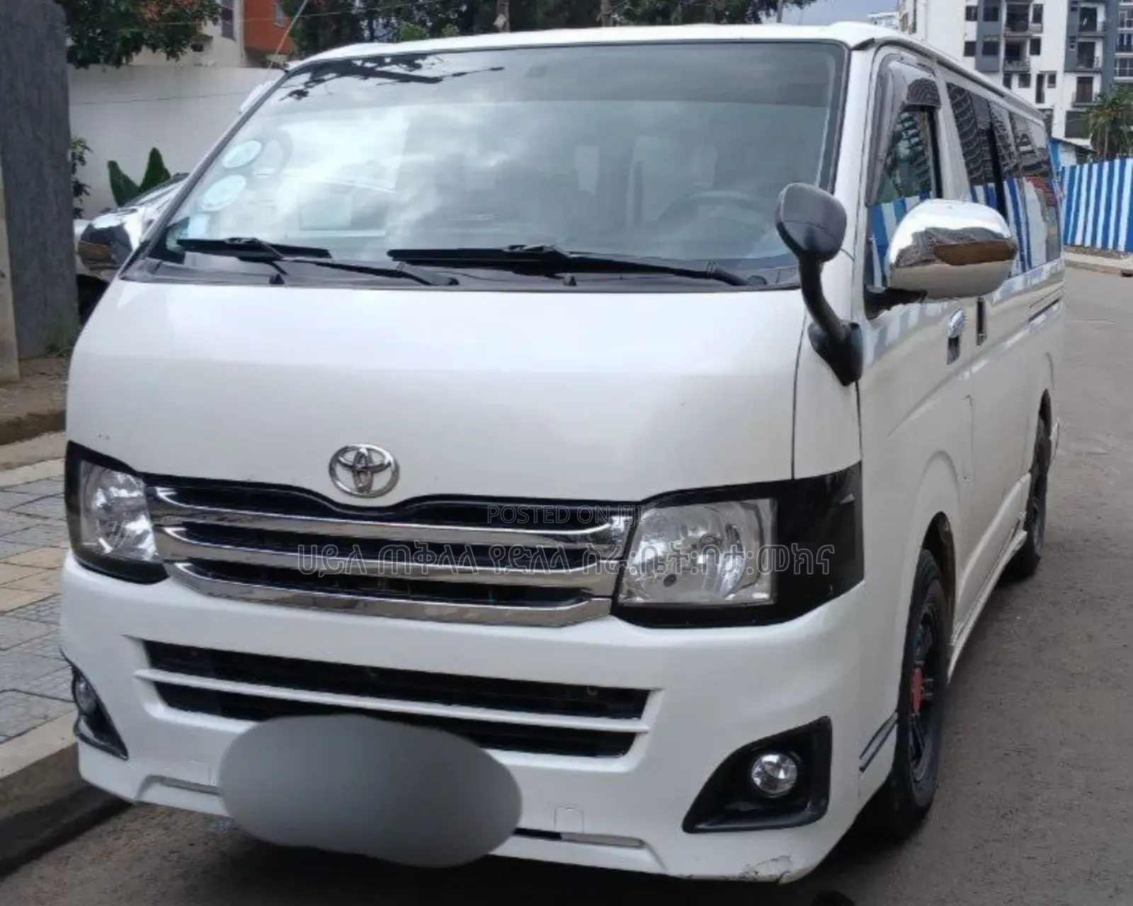 Toyota HiAce 2011 White