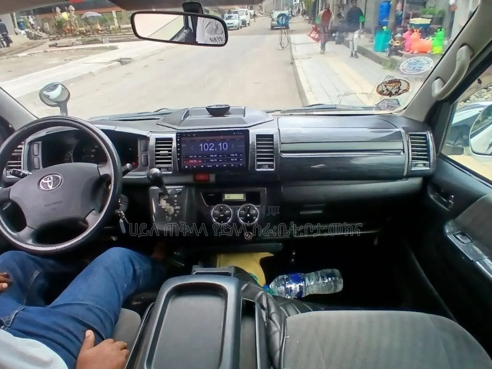 Toyota HiAce 2011 White