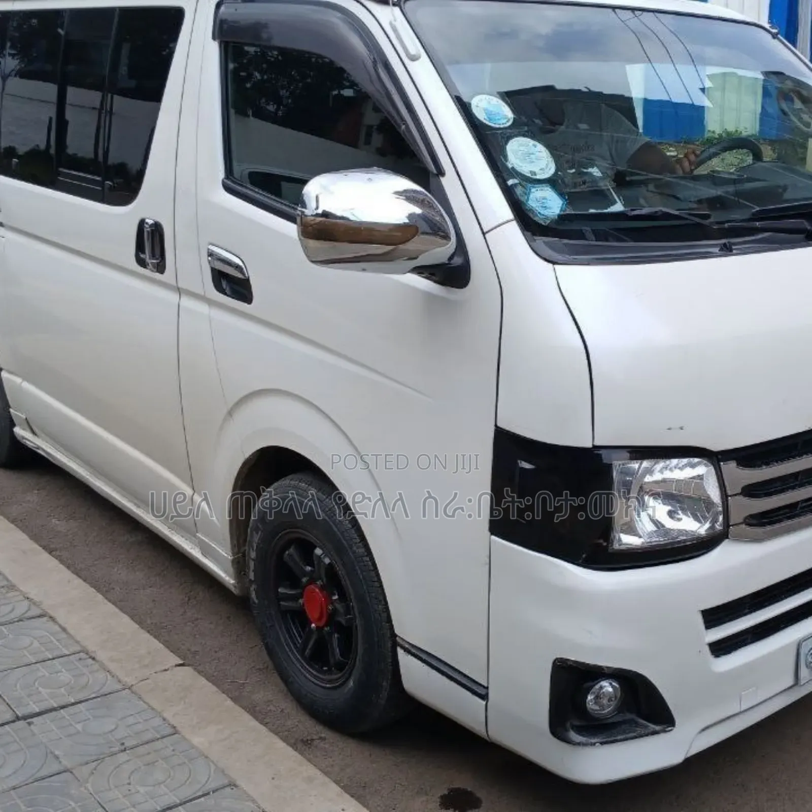 Toyota HiAce 2011 White