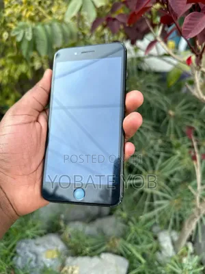 Photo - Apple iPhone 7 Plus 128 GB Black