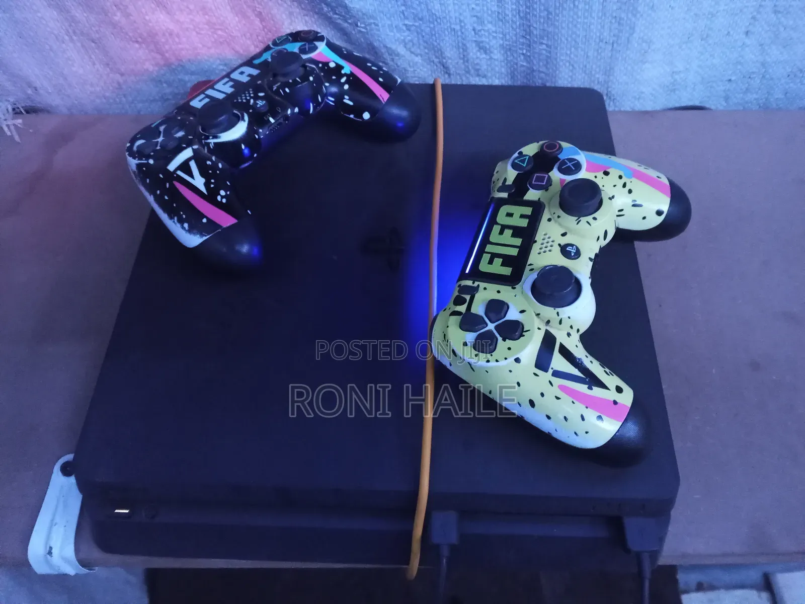 Ps 4 and 32 Inche Tv