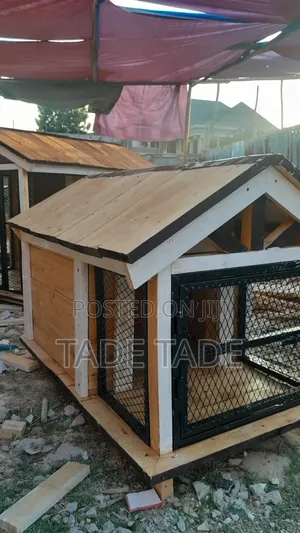 Orginal Wood Dog House