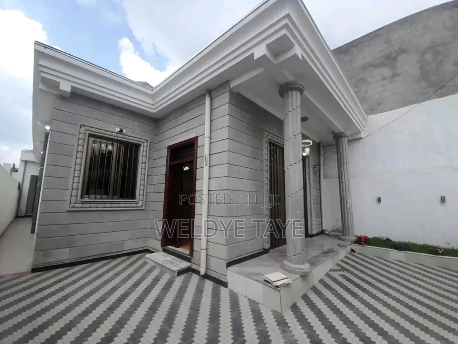 Furnished 6bdrm Villa in Bole for sale