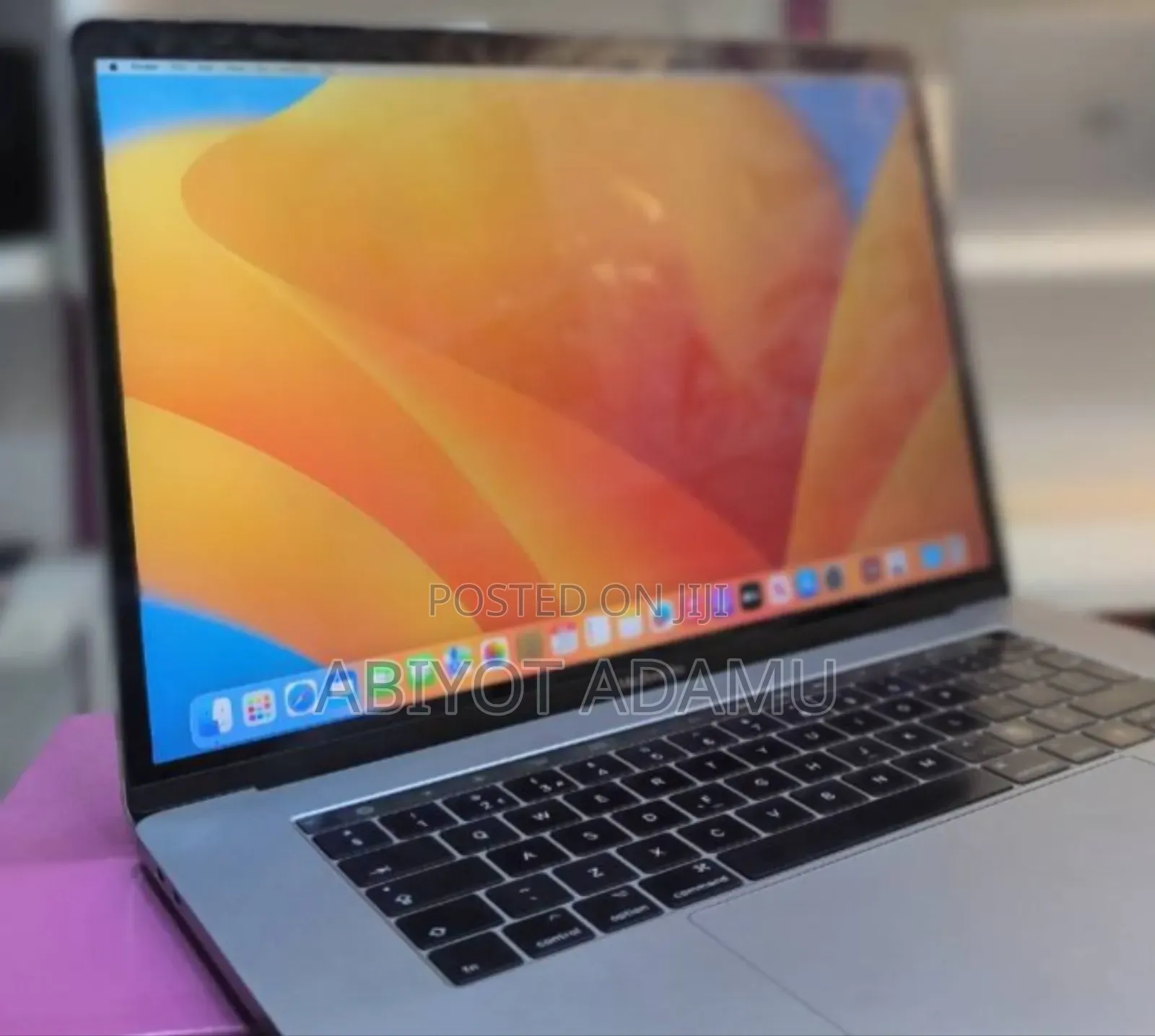 New Laptop Apple MacBook Pro 2017 16GB Intel Core I7 SSD 512GB