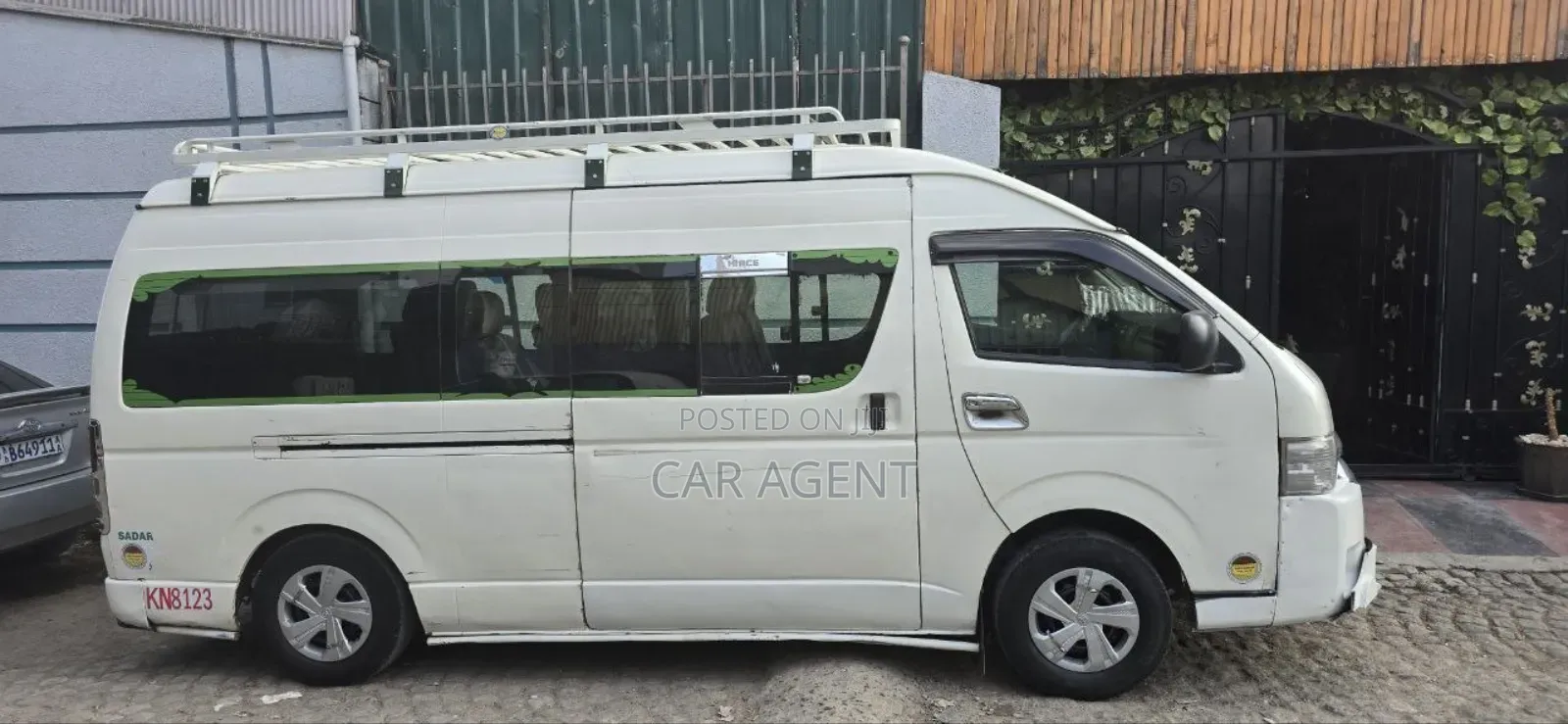 Toyota HiAce 2012 White