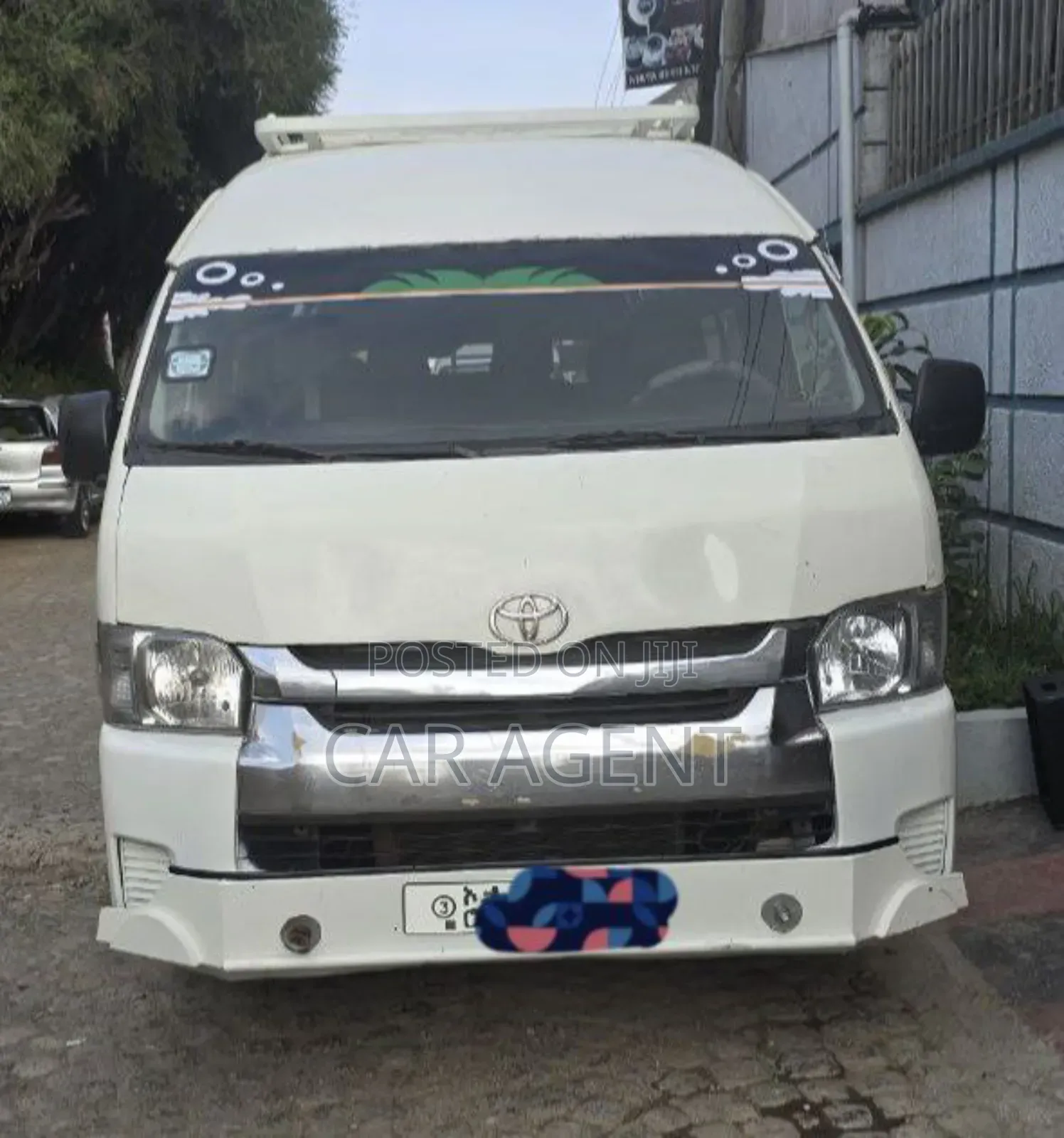 Toyota HiAce 2012 White