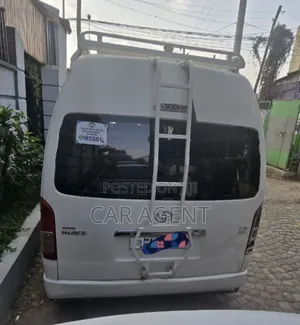 Toyota HiAce 2012 White