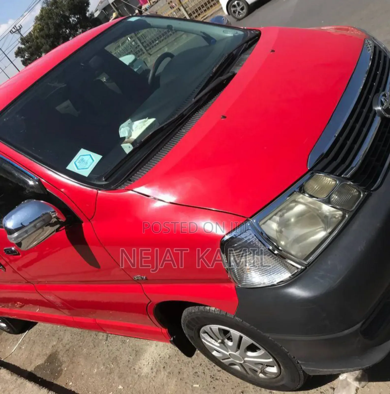 Toyota HiAce 2011 Red