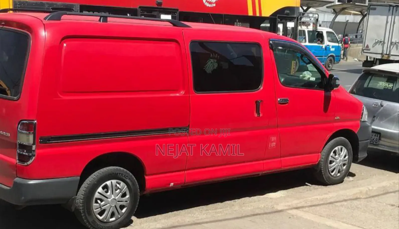 Toyota HiAce 2011 Red