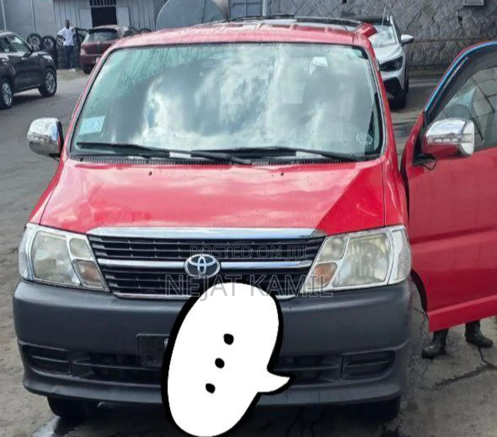 Toyota HiAce 2011 Red
