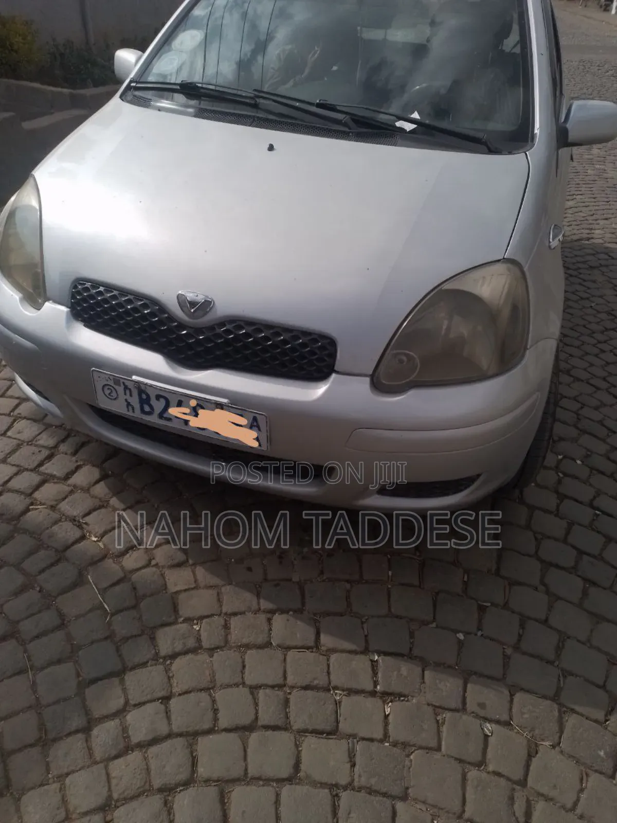 Toyota Vitz 2004 Silver