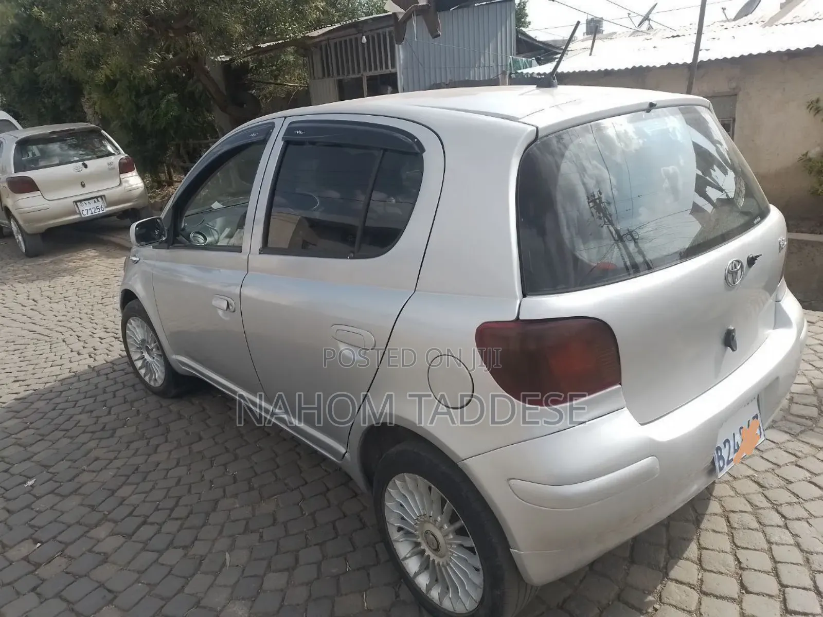 Toyota Vitz 2004 Silver
