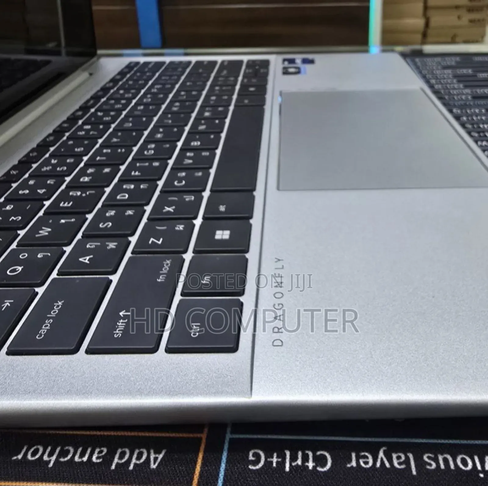 New Laptop HP Dragonfly Folio 16GB Intel Core I7 SSD 512GB