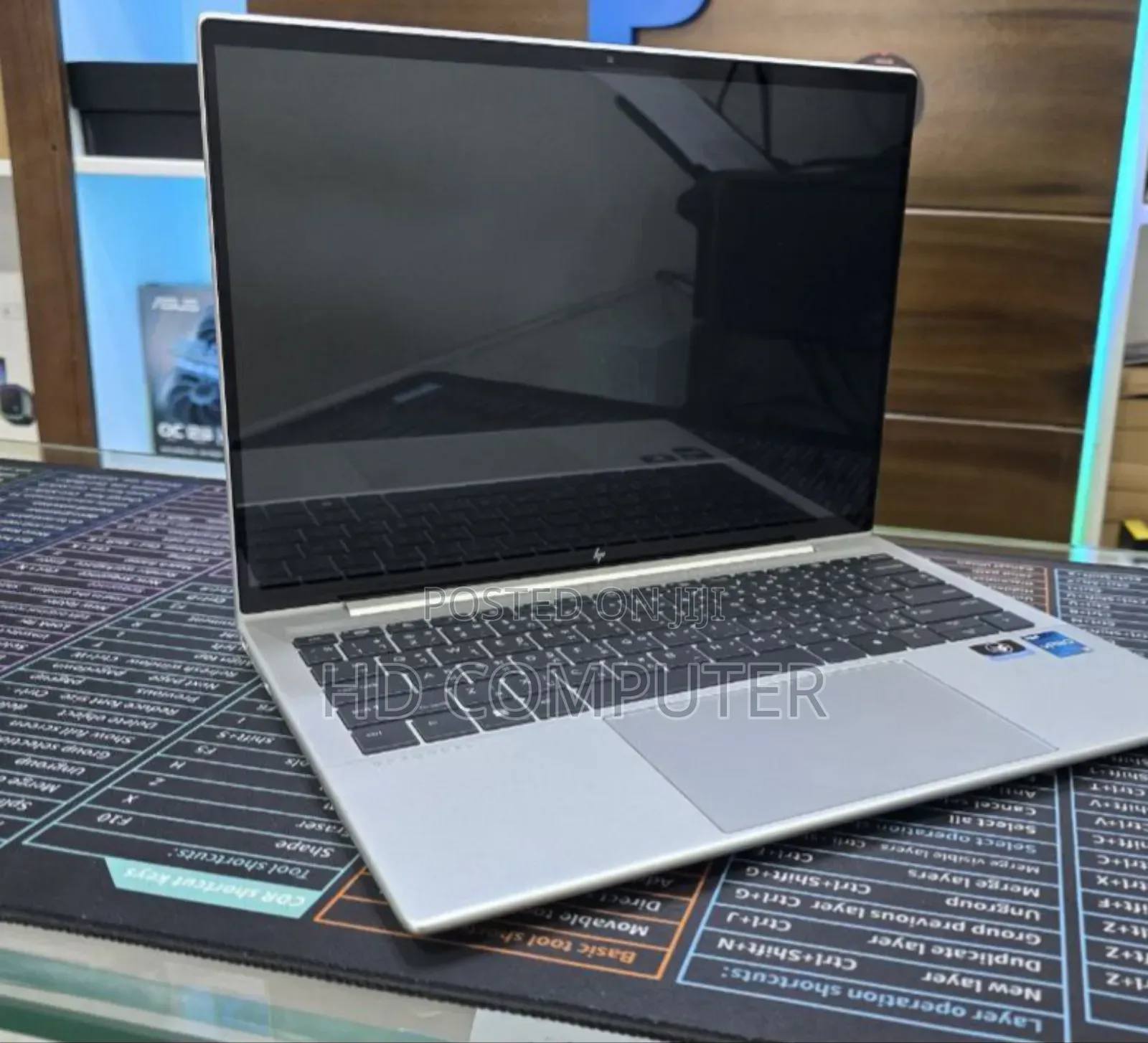 New Laptop HP Dragonfly Folio 16GB Intel Core I7 SSD 512GB