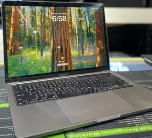 Photo - New Laptop Apple MacBook Pro 2022 M2 16GB Apple M2 SSD 256GB