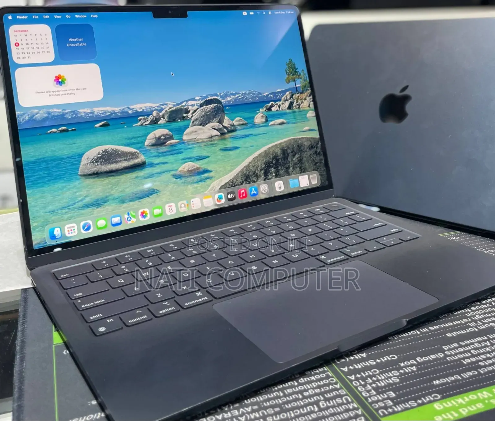 New Laptop Apple MacBook Air 2024 M3 13-Inch 8GB Apple M3 SSD 256GB