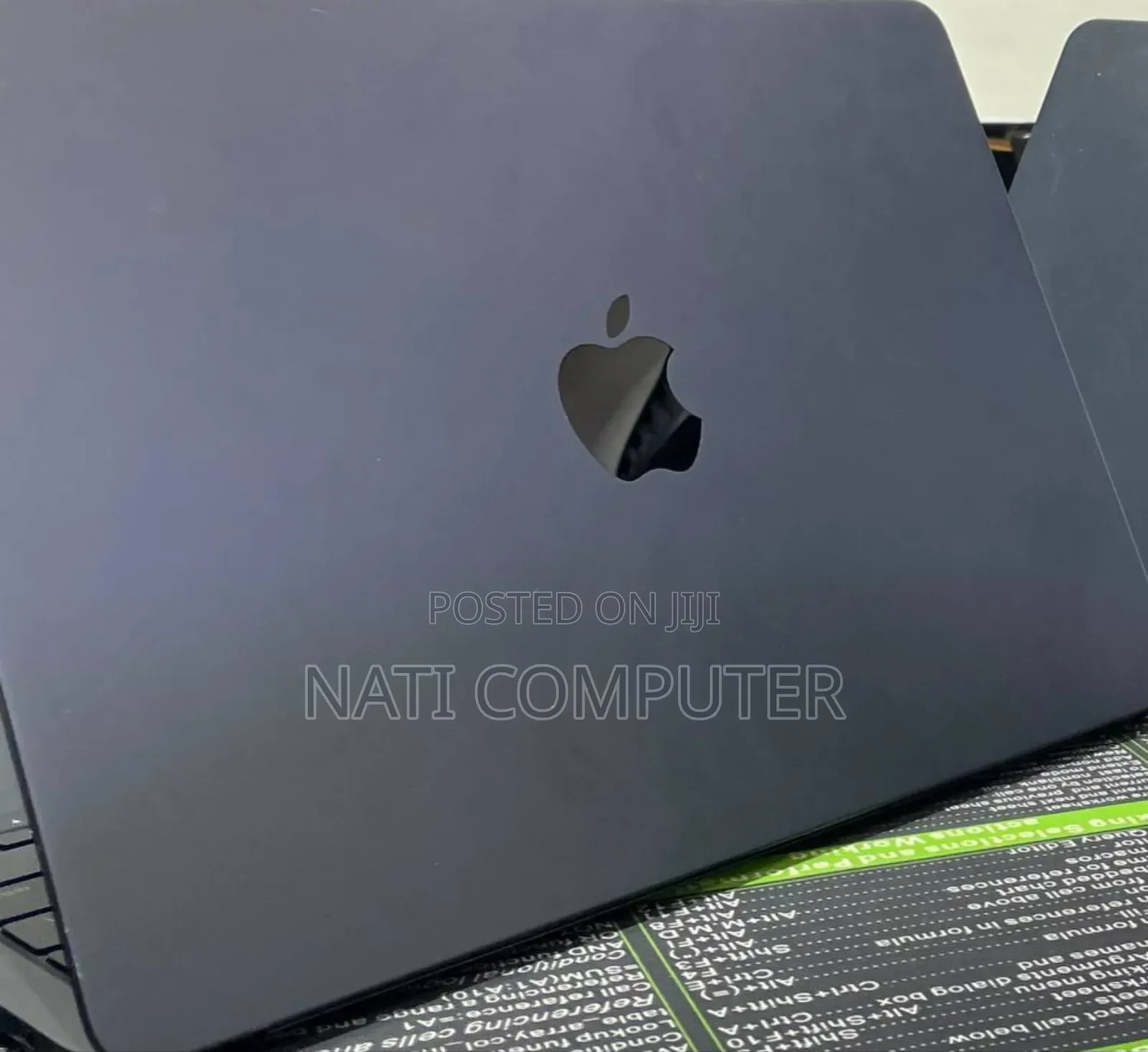 New Laptop Apple MacBook Air 2024 M3 13-Inch 8GB Apple M3 SSD 256GB