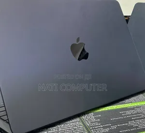 New Laptop Apple MacBook Air 2024 M3 13-Inch 8GB Apple M3 SSD 256GB