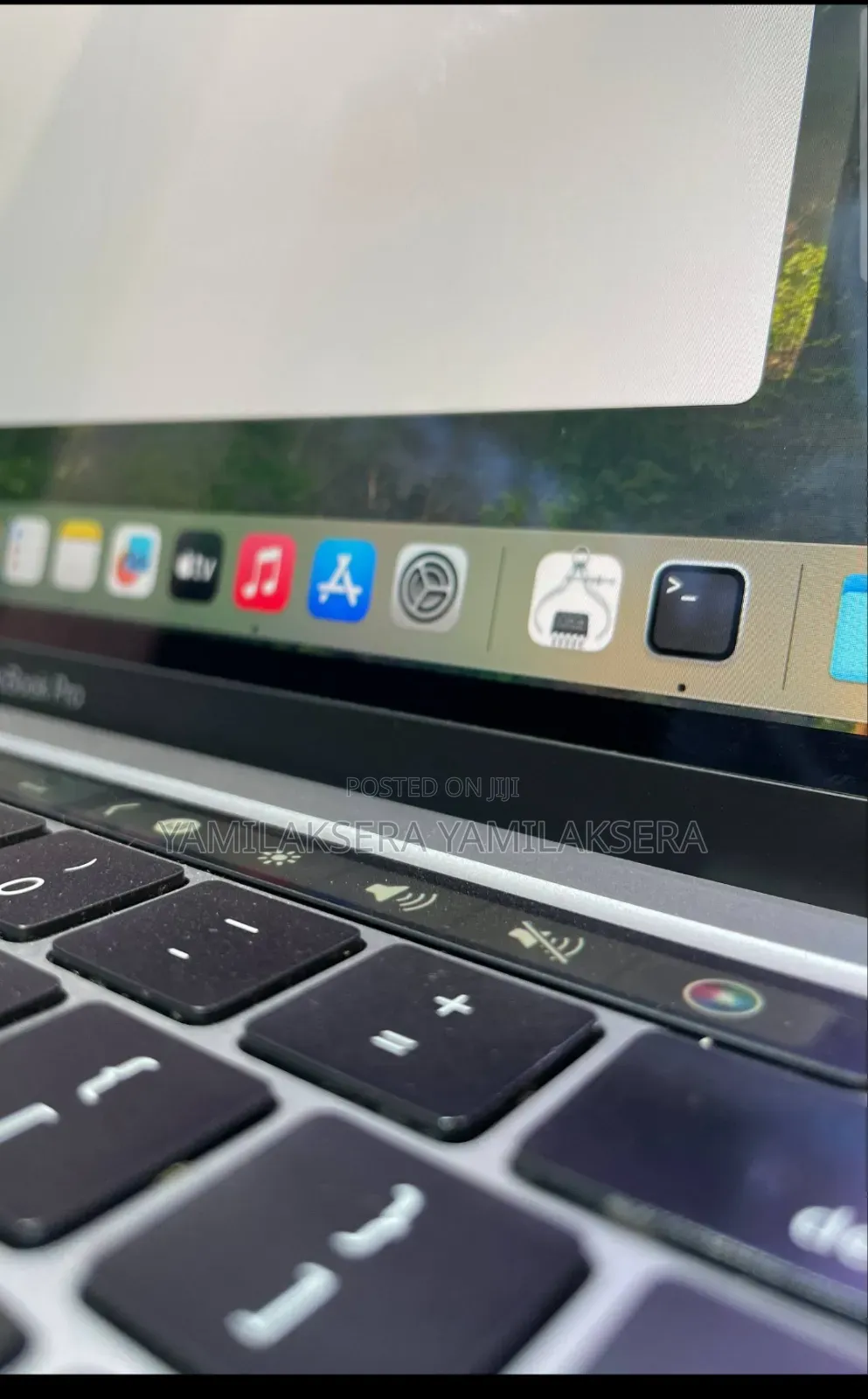 New Laptop Apple MacBook Pro 2022 M2 16GB Apple M2 SSD 256GB