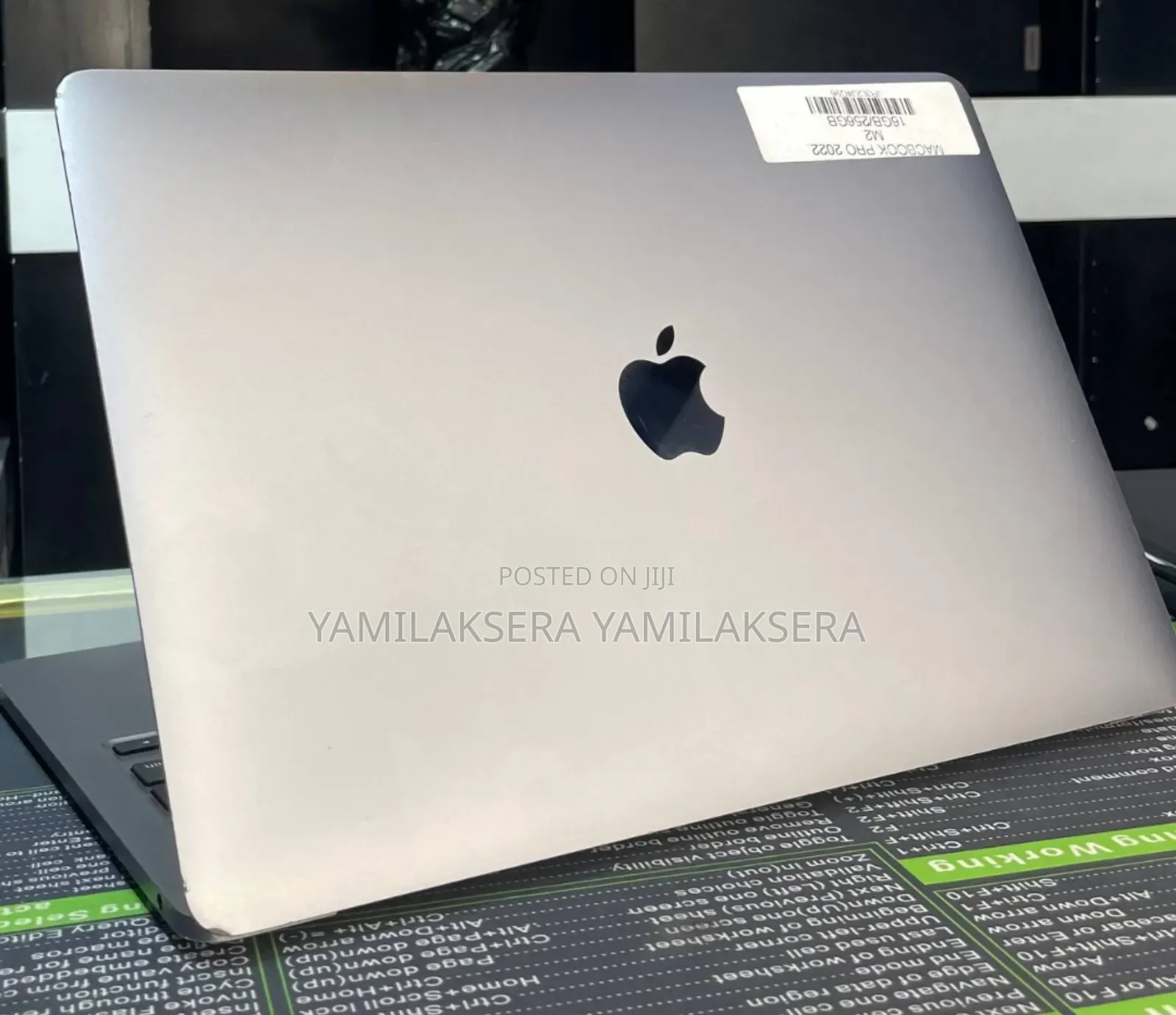 New Laptop Apple MacBook Pro 2022 M2 16GB Apple M2 SSD 256GB