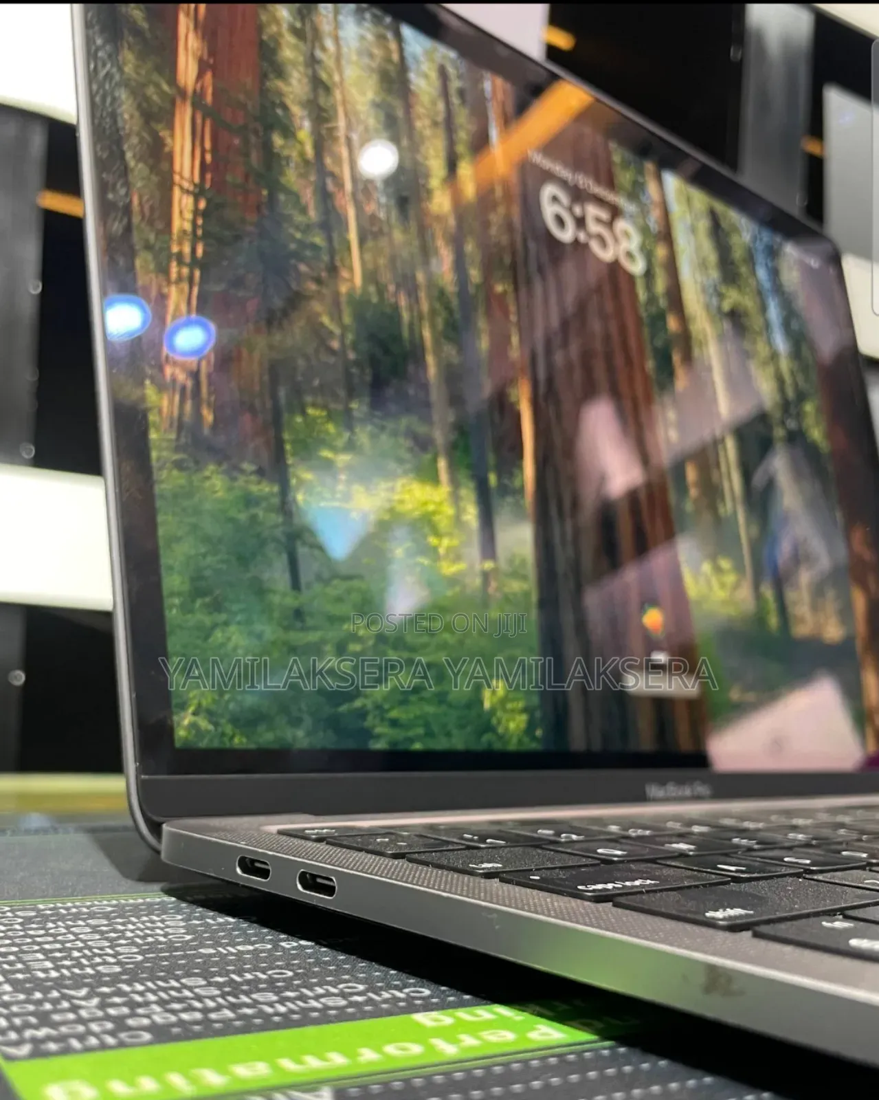 New Laptop Apple MacBook Pro 2022 M2 16GB Apple M2 SSD 256GB