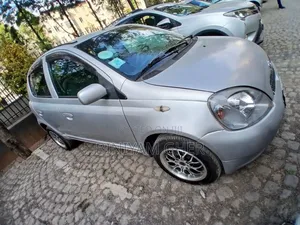 Toyota Yaris 1.5 2000 Silver
