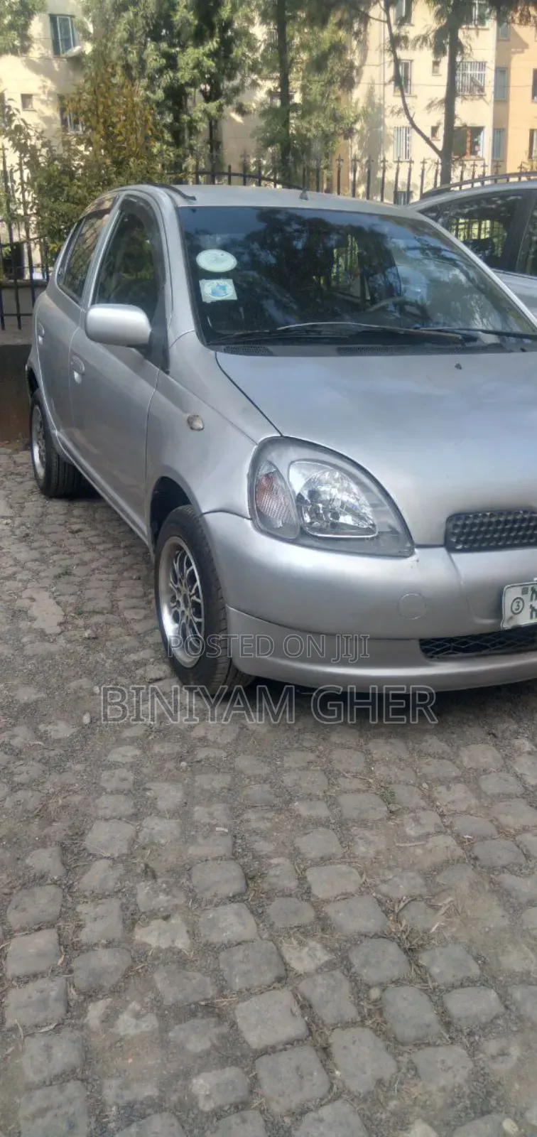 Toyota Yaris 1.5 2000 Silver