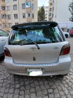 Toyota Yaris 1.5 2000 Silver