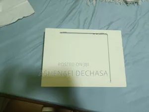 New Laptop Apple MacBook Air 2025 M4 15-Inch 16GB Apple M4 SSD 512GB