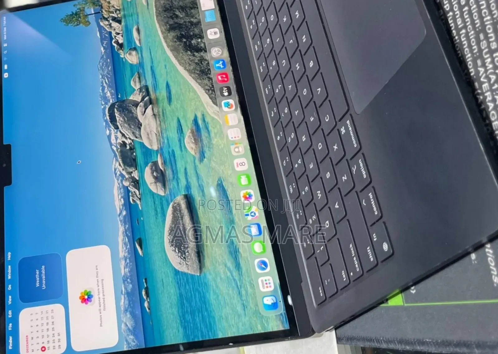 New Laptop Apple MacBook Air 2024 M3 13-Inch 8GB Apple M3 SSD 256GB